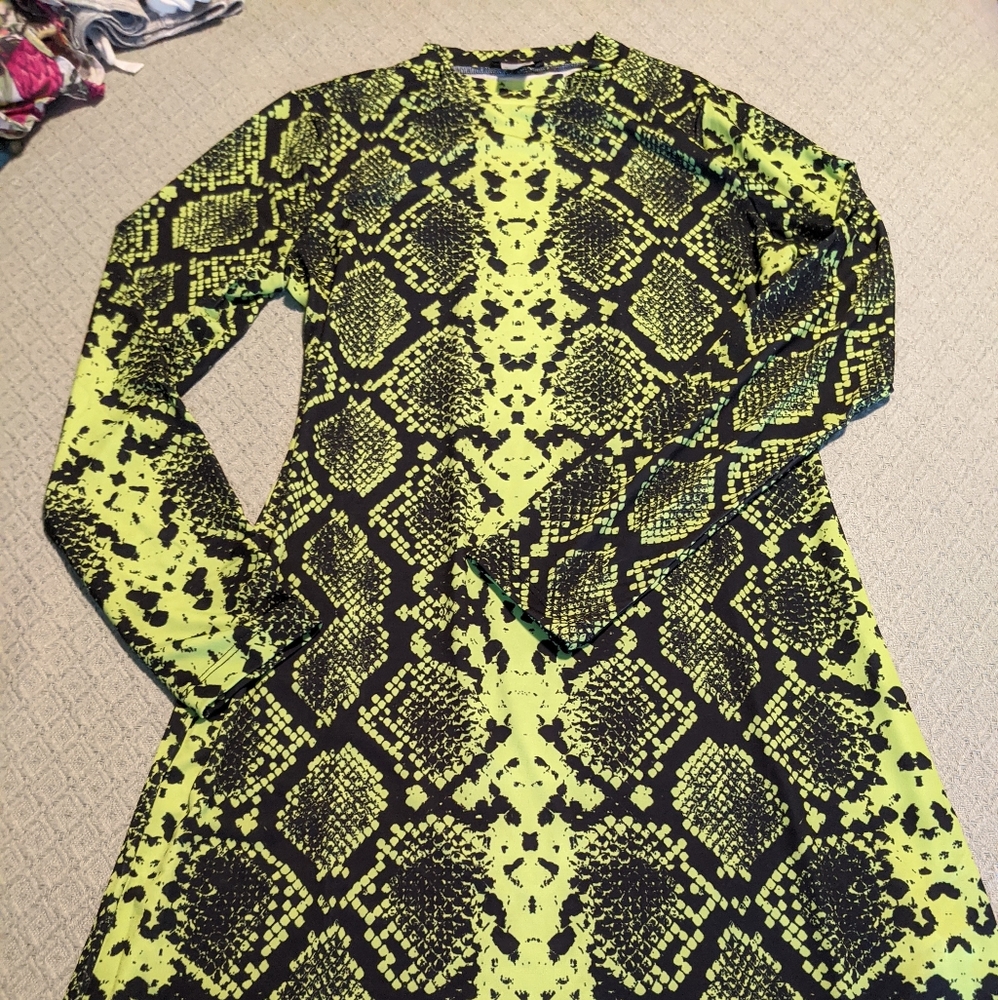 Venus snake pattern dress